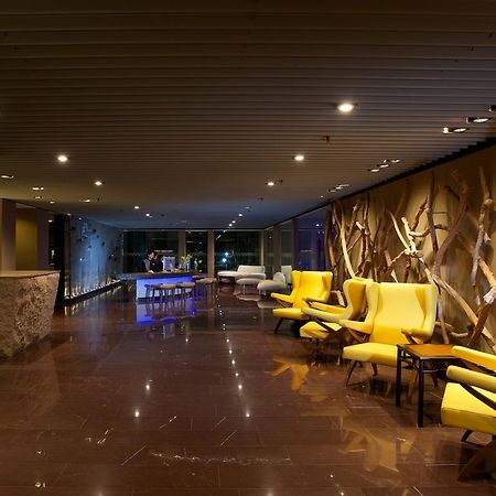 Gtower Hotel Kuala Lumpur Eksteriør billede The lounge at the airport