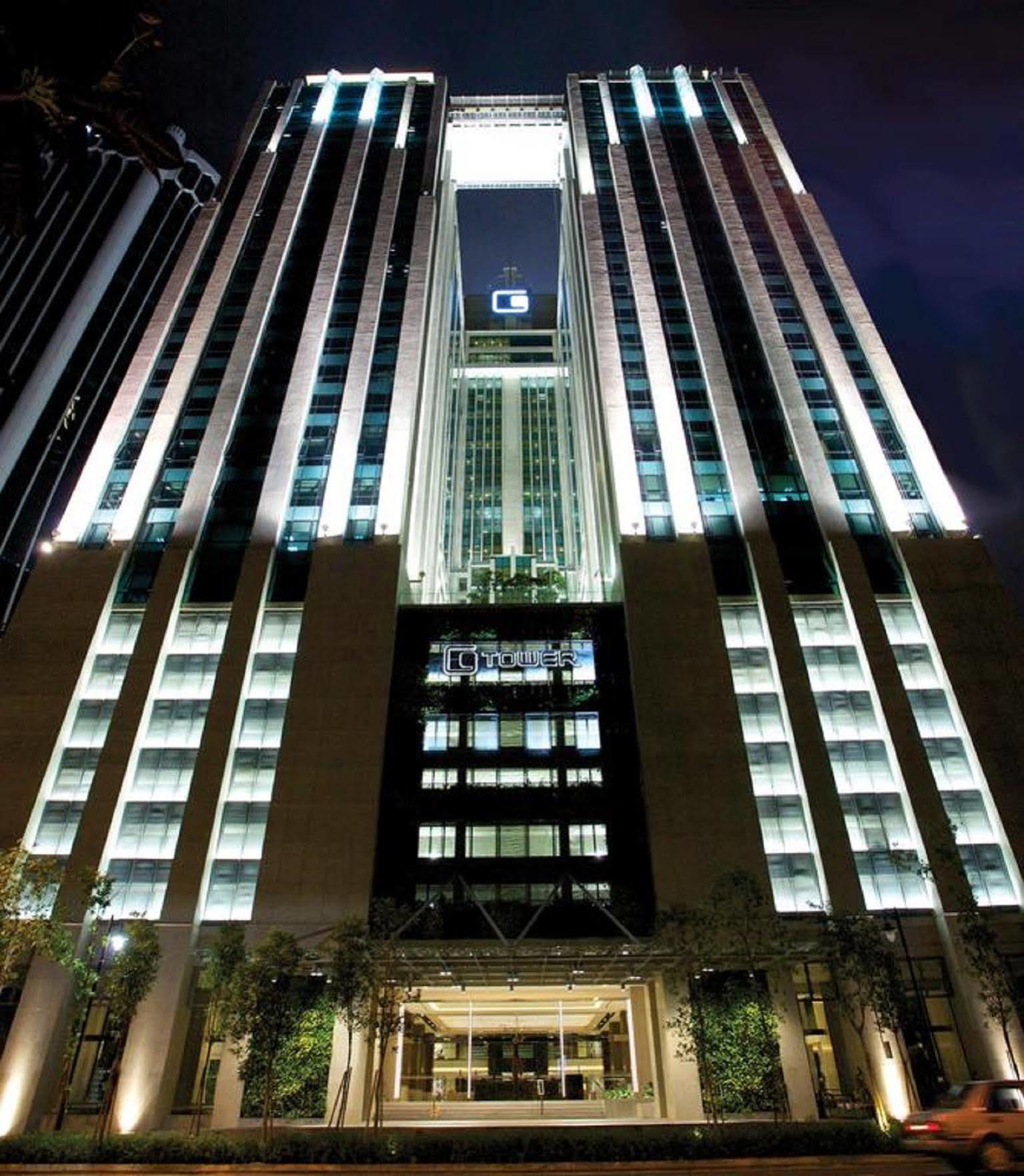 Gtower Hotel Kuala Lumpur Eksteriør billede The hotel at night