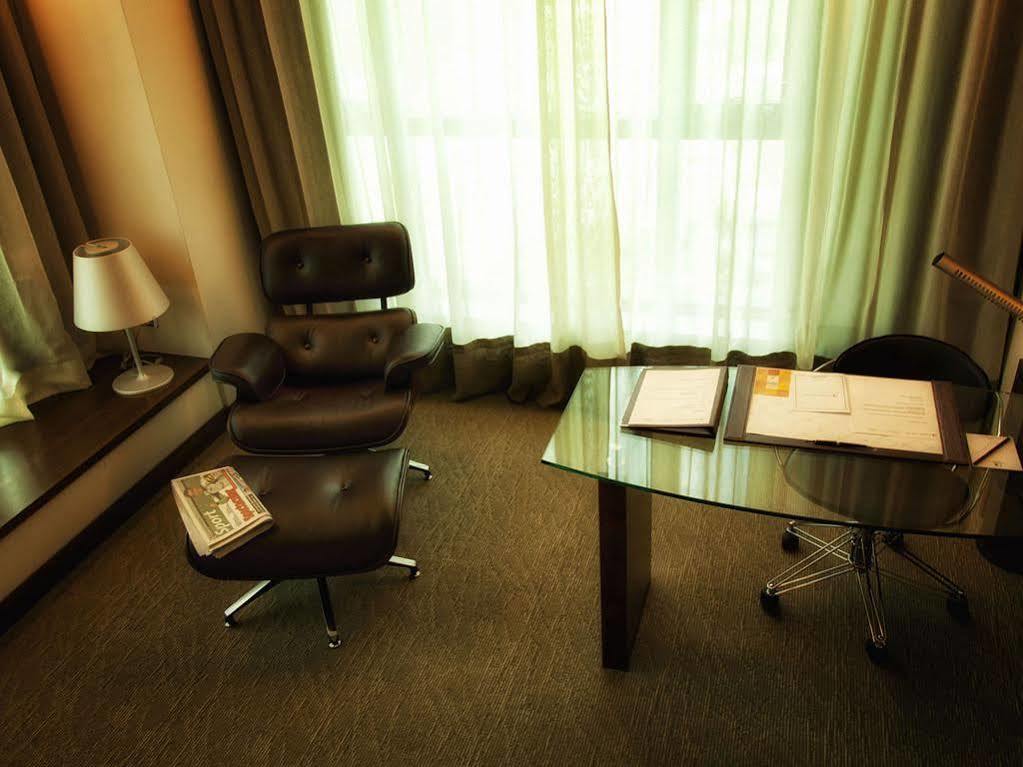 Gtower Hotel Kuala Lumpur Eksteriør billede A typical hotel suite