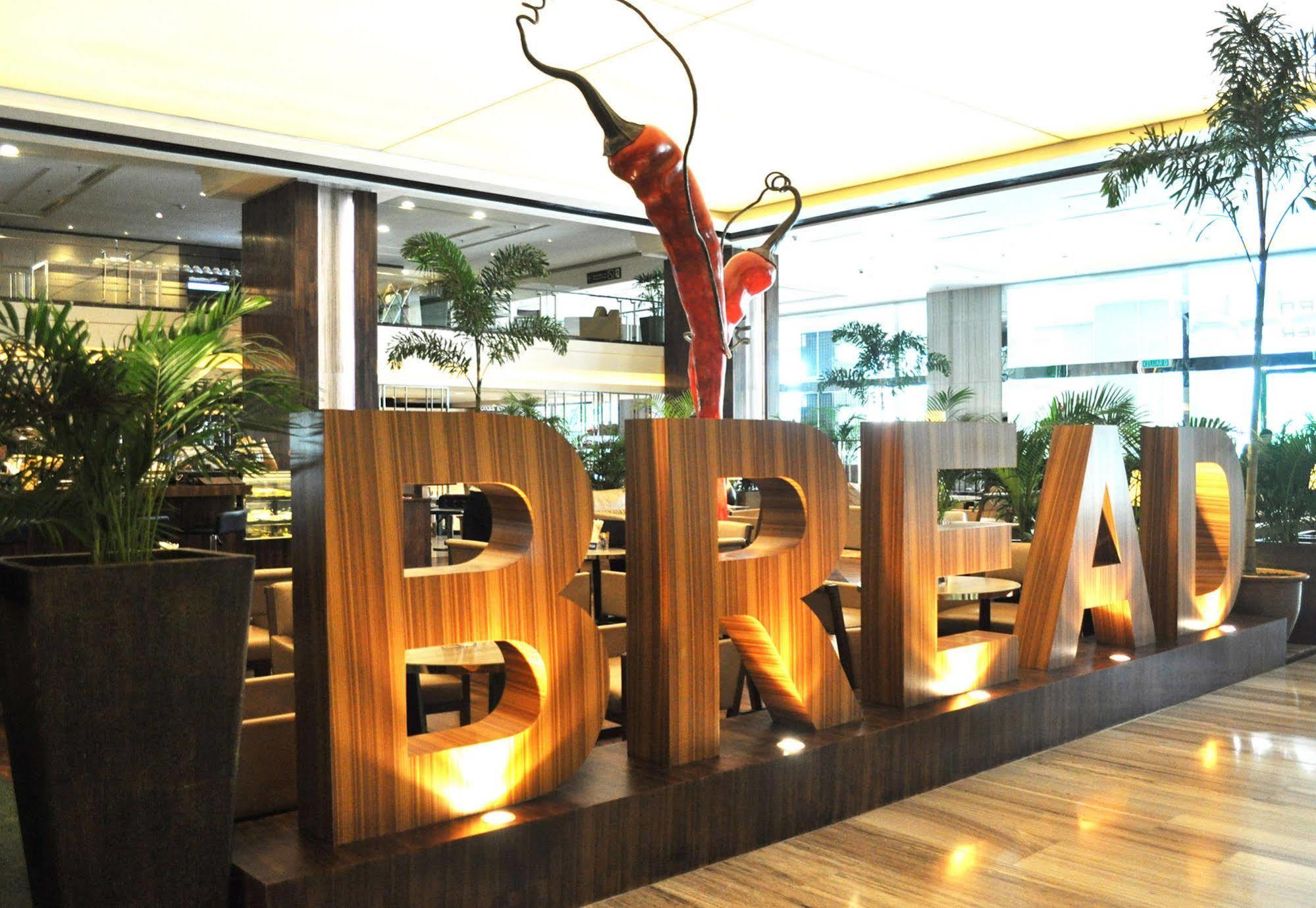 Gtower Hotel Kuala Lumpur Eksteriør billede The interior of a Bean Plus cafe