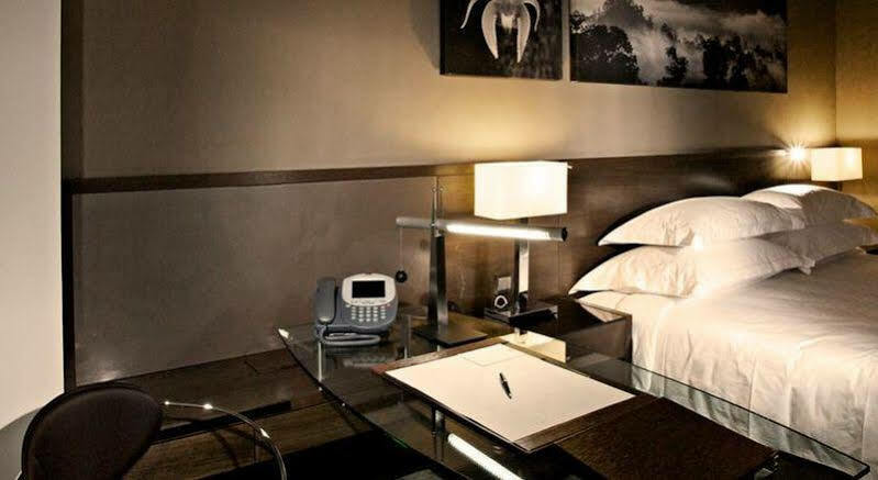 Gtower Hotel Kuala Lumpur Eksteriør billede A room at the hotel
